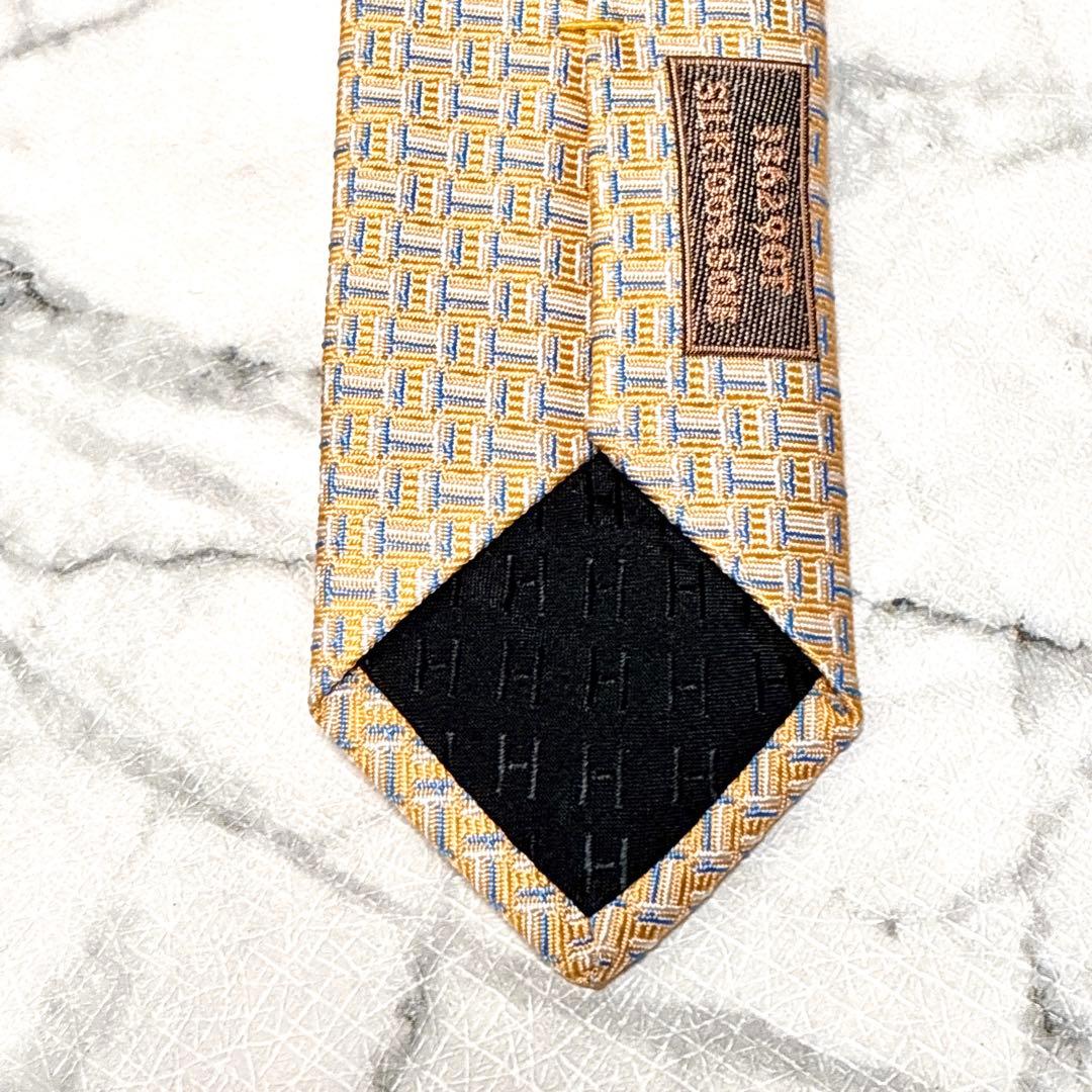 ✨未使用タグ付き箱付き✨エルメス　H柄 小剣ホース柄　ライトオレンジ　ネクタイ