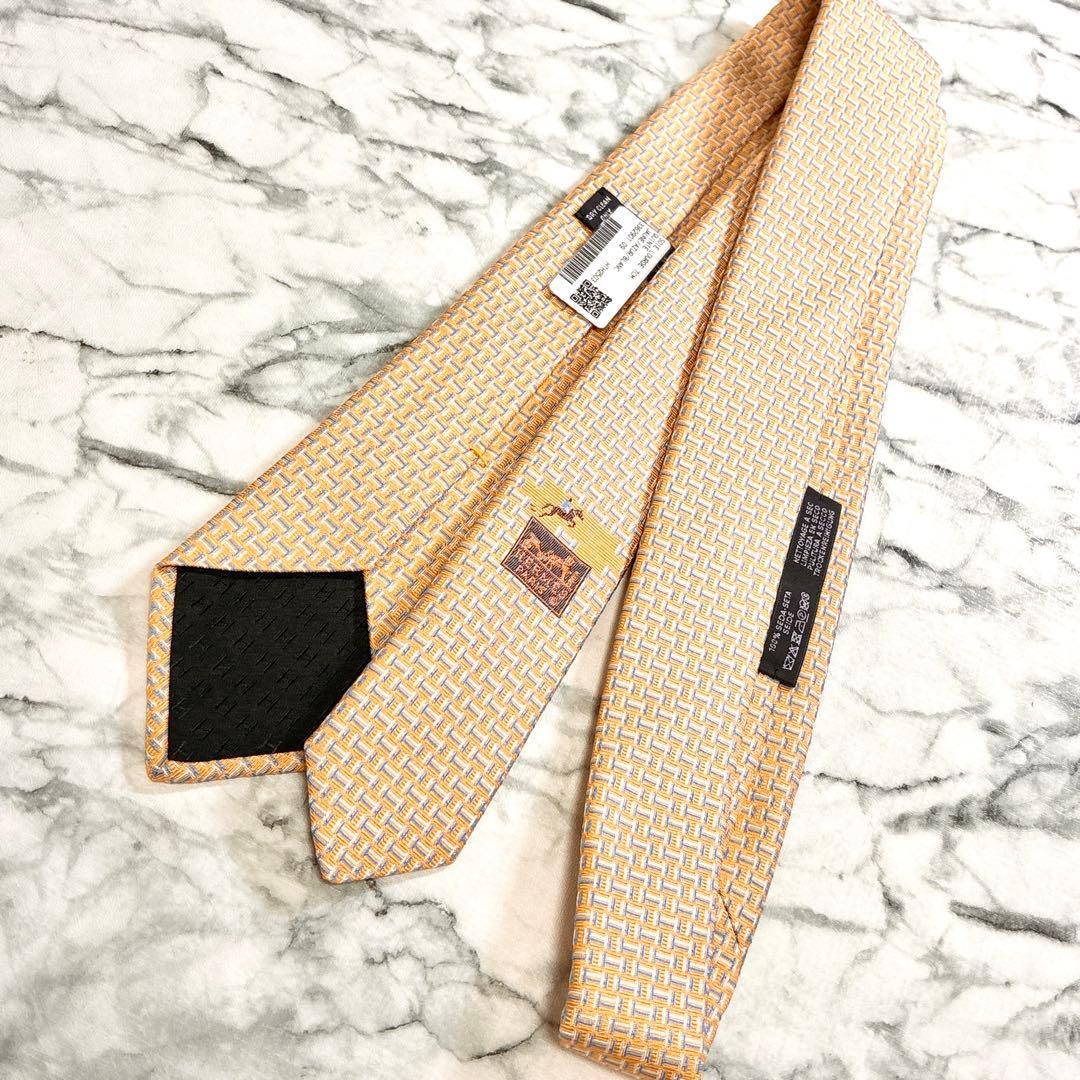 ✨未使用タグ付き箱付き✨エルメス　H柄 小剣ホース柄　ライトオレンジ　ネクタイ