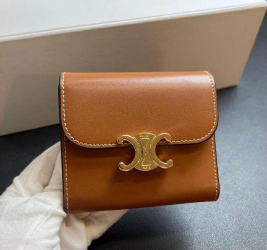 超人気 ✨三つ折り財布