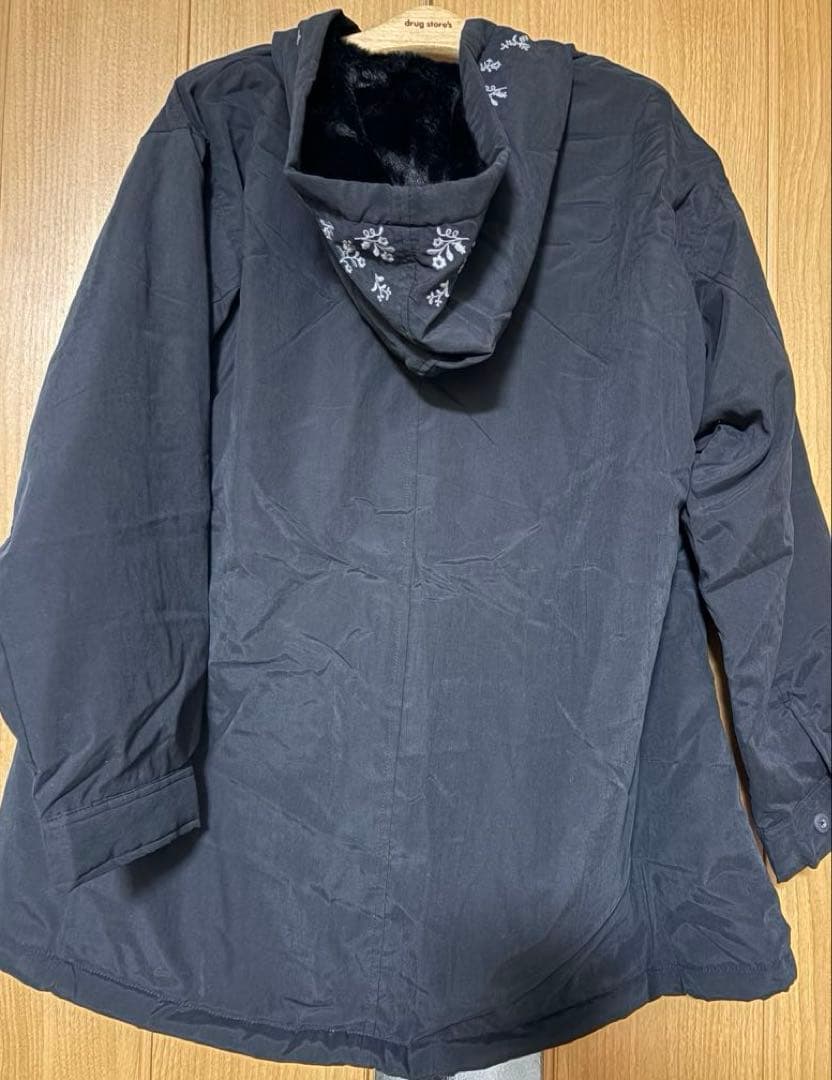 サッちゃんページ4610)新品、未使用！ドラッグストアーズ ジャンパー