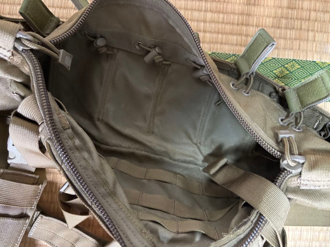 ブラックホーク　チェストリグ　コヨーテ