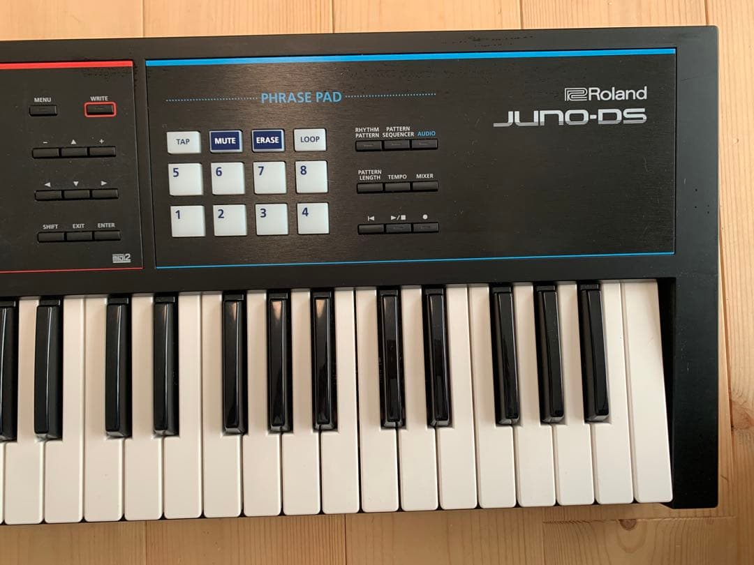 Roland JUNO-DS シンセサイザー 本体とケース