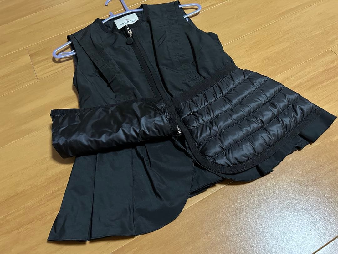 新品未使用★モンクレール　ベスト