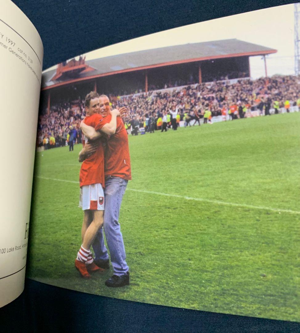 入手不可能MORE THAN A MATCH 郷愁の英国FOOTBALL写真集