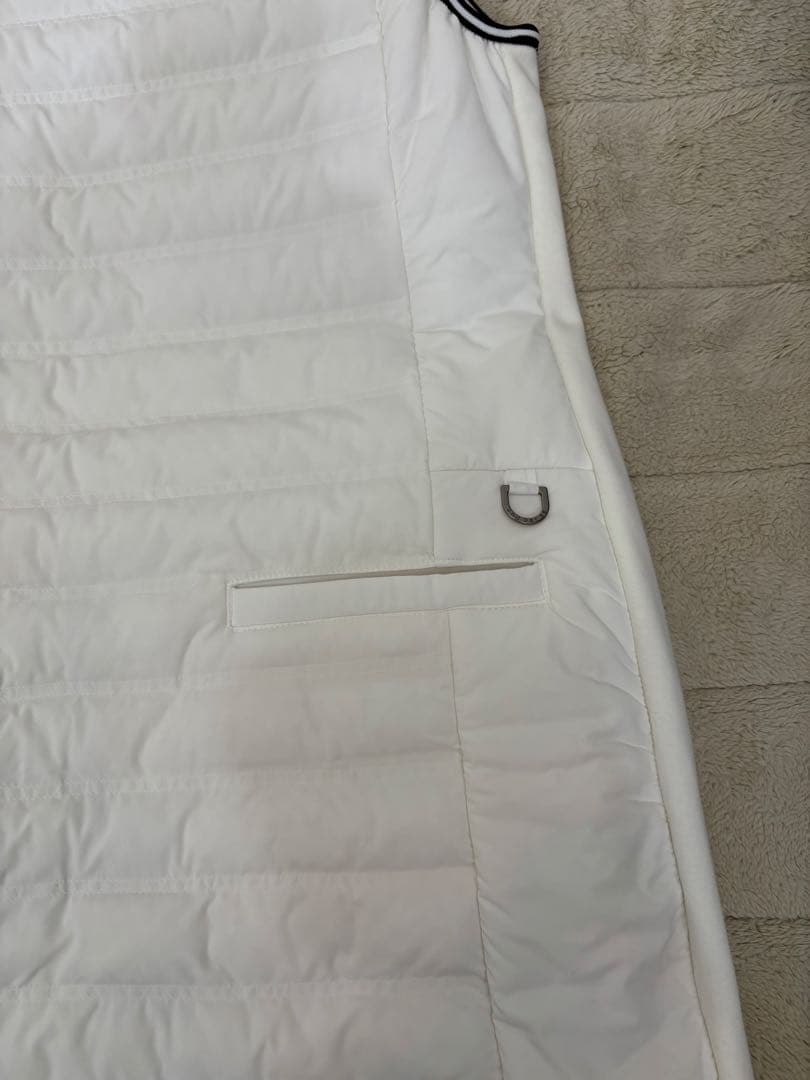 :and per seノースリーブダウンベスト