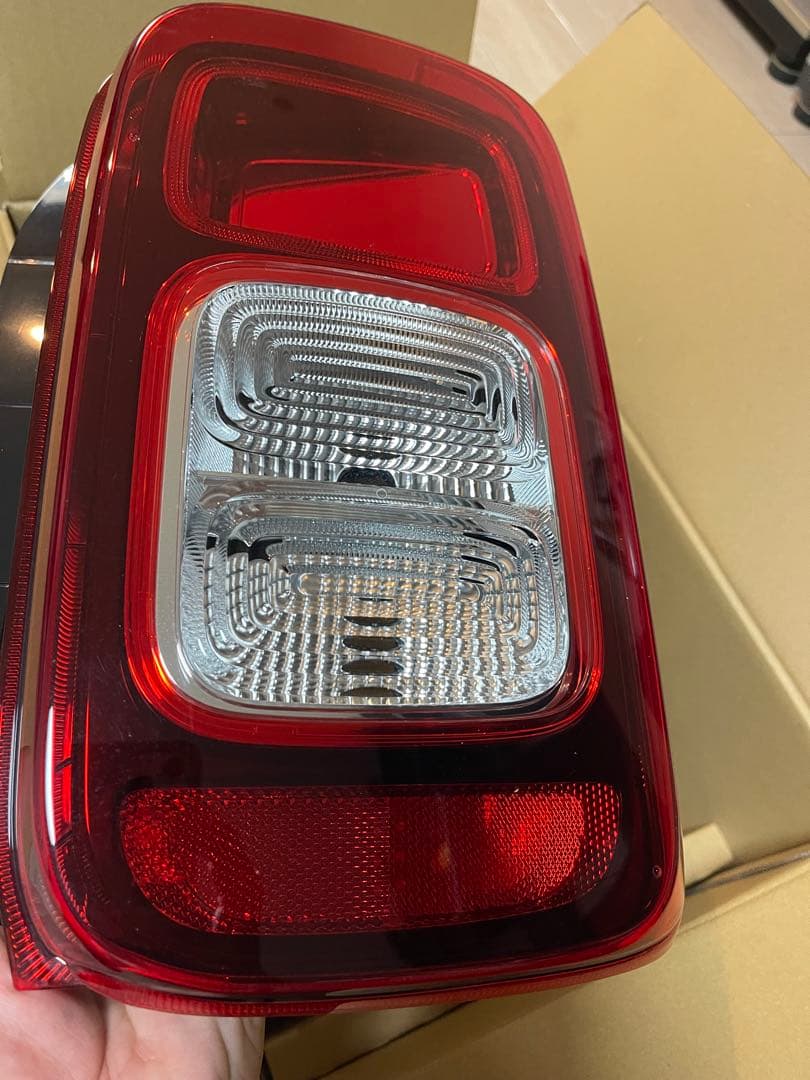 ワゴンRスマイル MX91S/MX81S 純正 右 テールライト ランプ