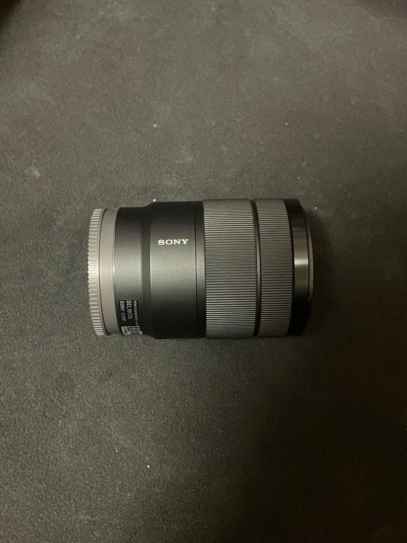 美品SONY 18-135mm f3.5-5.6ズームレンズ sel18135