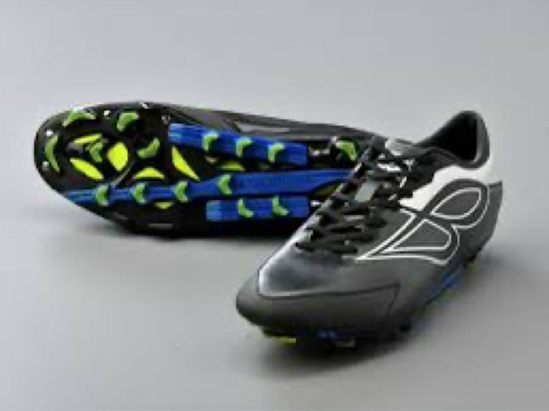 BEMOLO スパイク　ブラック/ホワイト