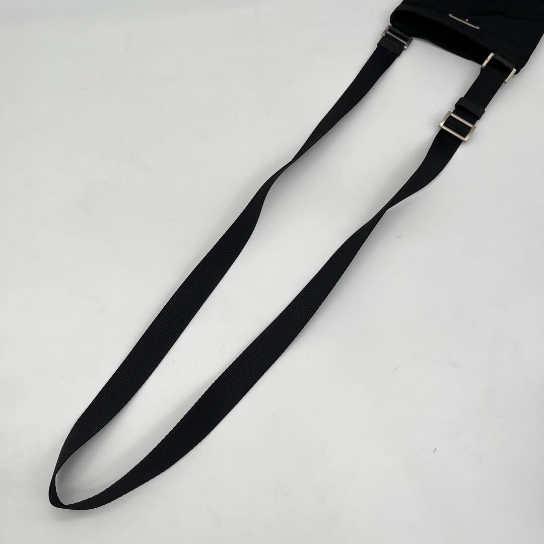 PRADA ミニショルダーバッグ サコッシュ 斜めがけ 三角ロゴ 黒 ナイロン