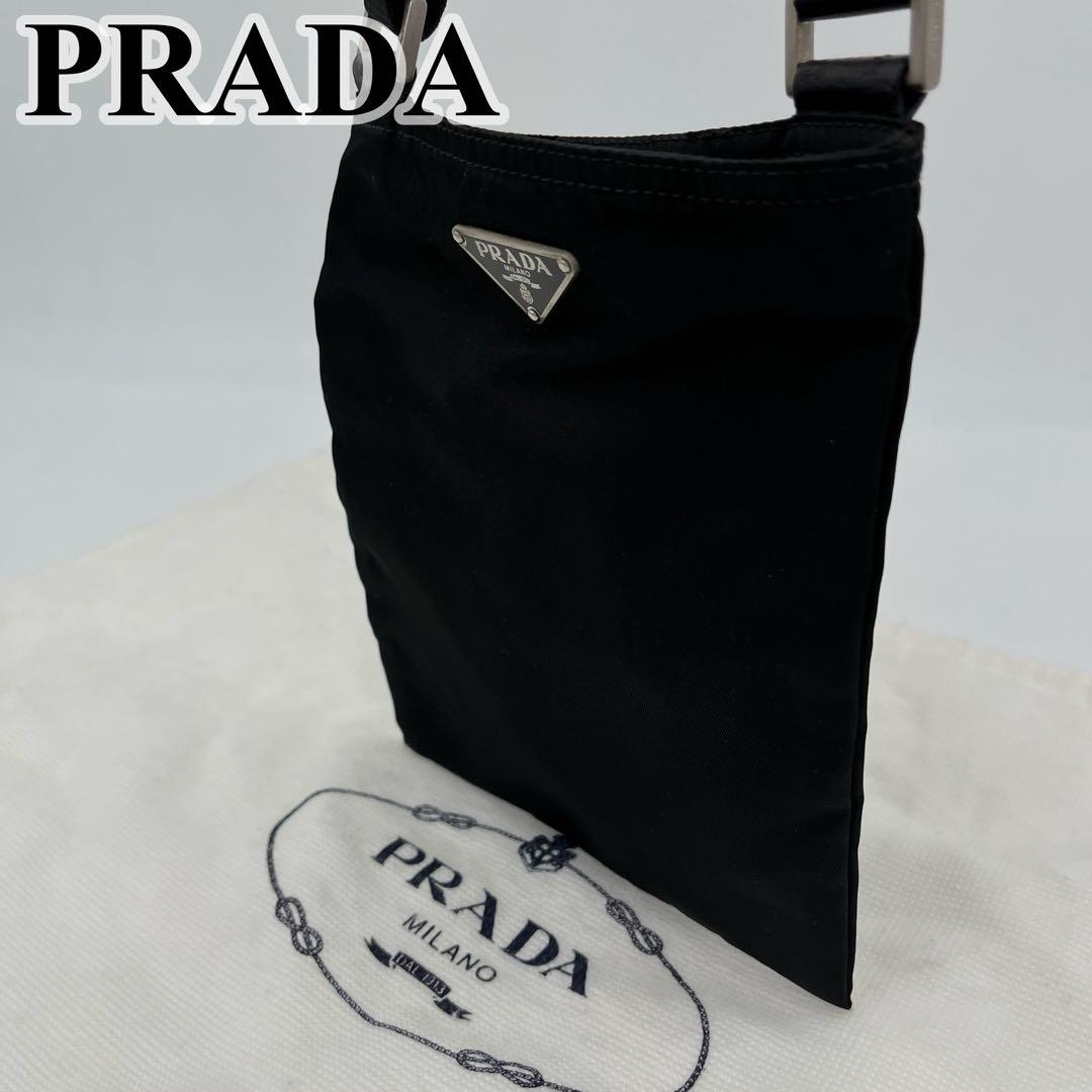 PRADA ミニショルダーバッグ サコッシュ 斜めがけ 三角ロゴ 黒 ナイロン