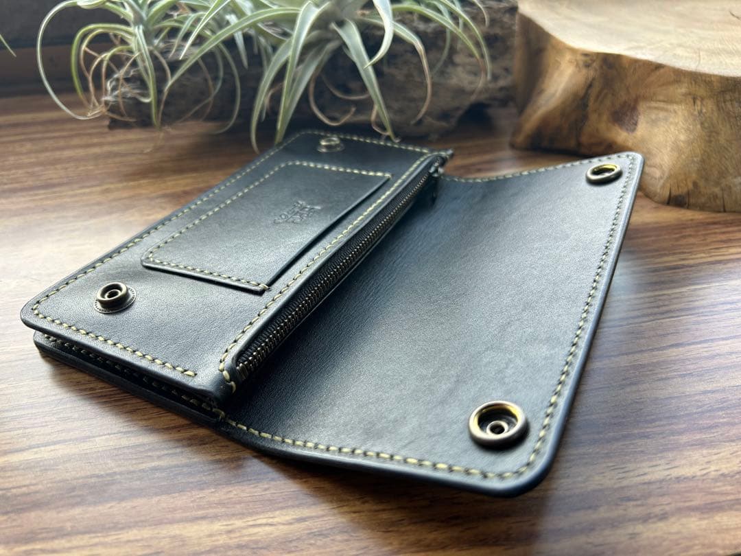 牛ヌメ革 トラッカーウォレット ロング 手染めブラック 手縫い　ハンドメイド