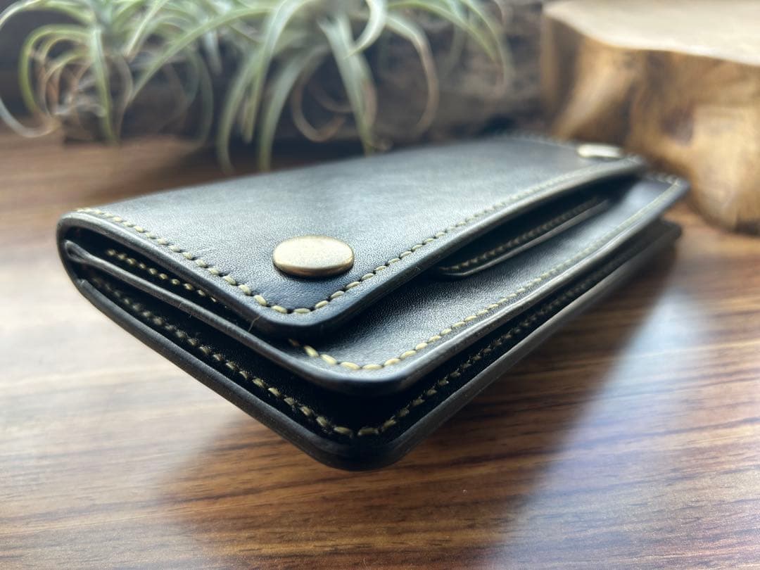 牛ヌメ革 トラッカーウォレット ロング 手染めブラック 手縫い　ハンドメイド