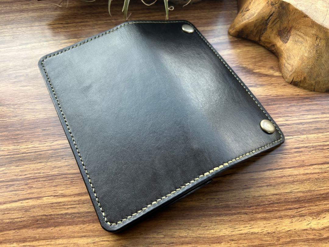 牛ヌメ革 トラッカーウォレット ロング 手染めブラック 手縫い　ハンドメイド