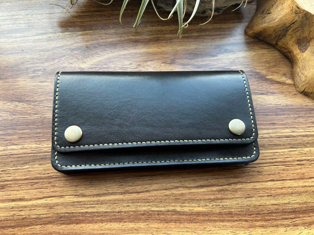 牛ヌメ革 トラッカーウォレット ロング 手染めブラック 手縫い　ハンドメイド