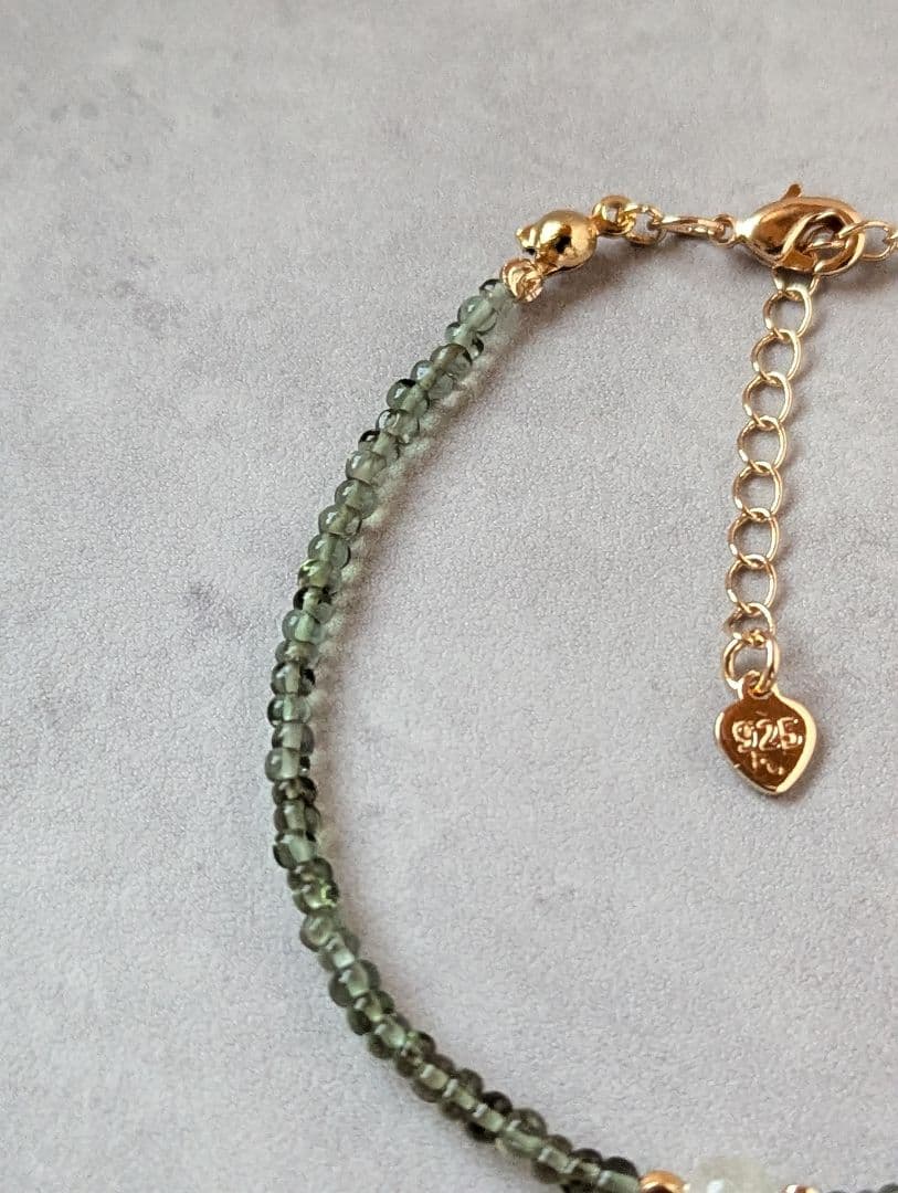 希少　モルダバイト小粒とリビアングラス丸玉のブレスレット　14kgf