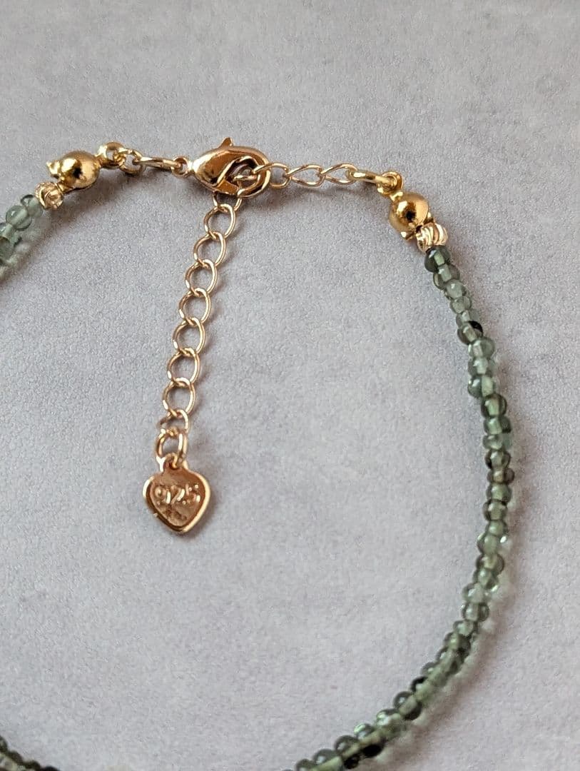 希少　モルダバイト小粒とリビアングラス丸玉のブレスレット　14kgf