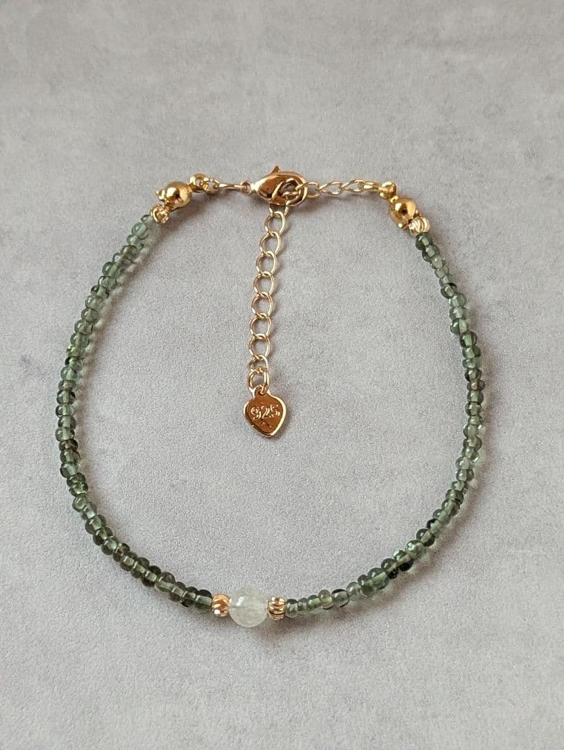 希少　モルダバイト小粒とリビアングラス丸玉のブレスレット　14kgf