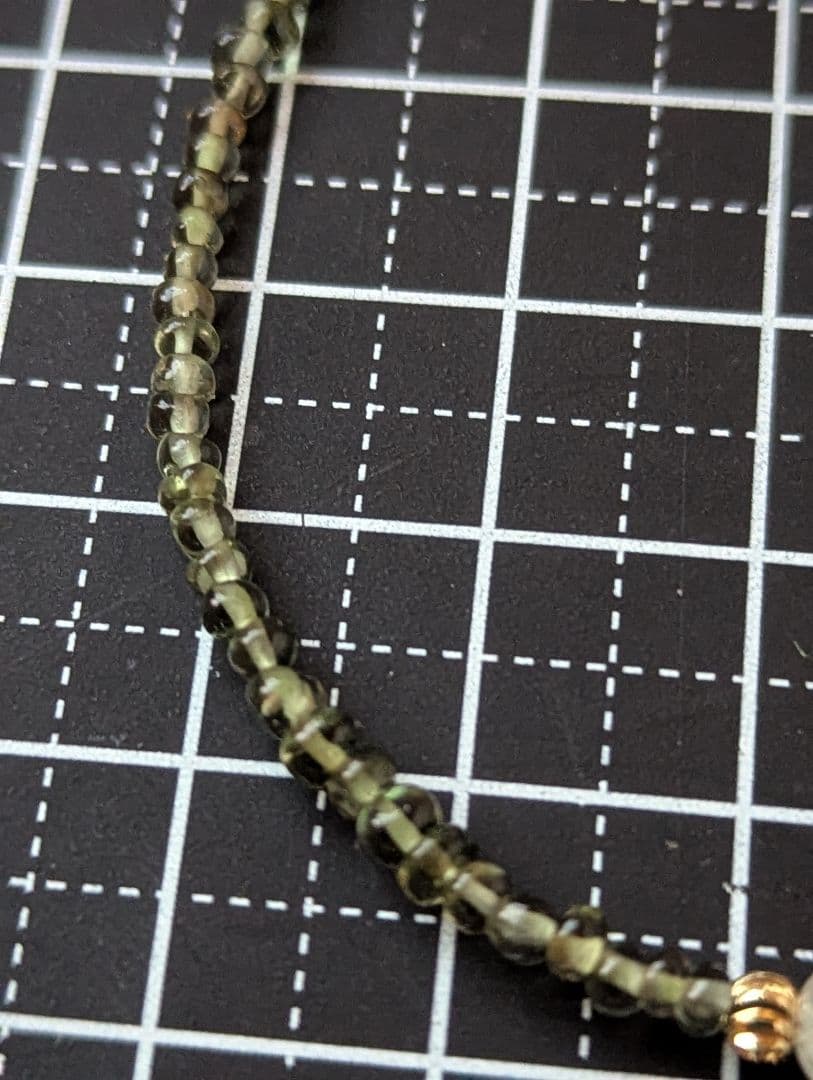 希少　モルダバイト小粒とリビアングラス丸玉のブレスレット　14kgf