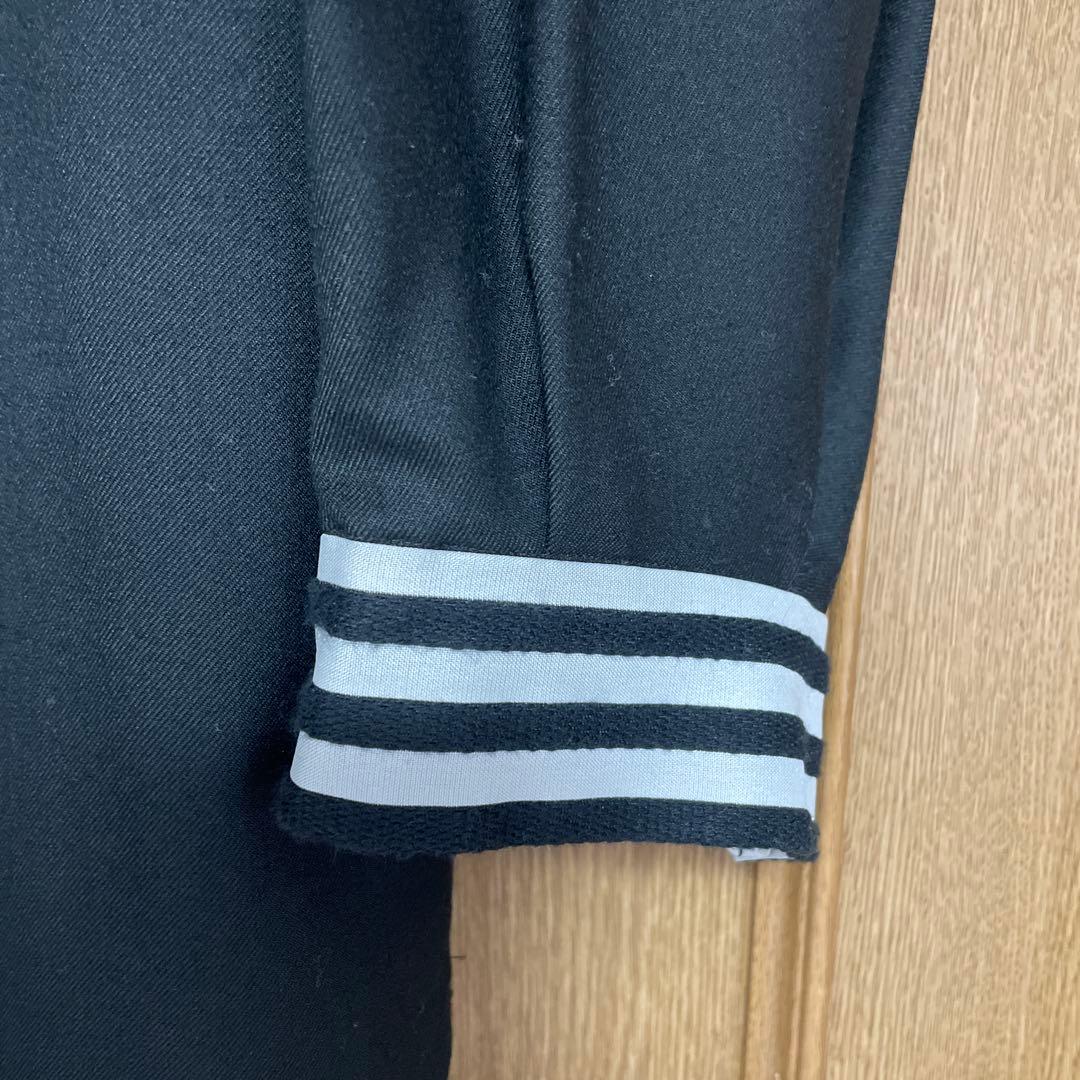 ボーダーズアットバルコニー 黒の五分袖チュニック ストライプ袖口