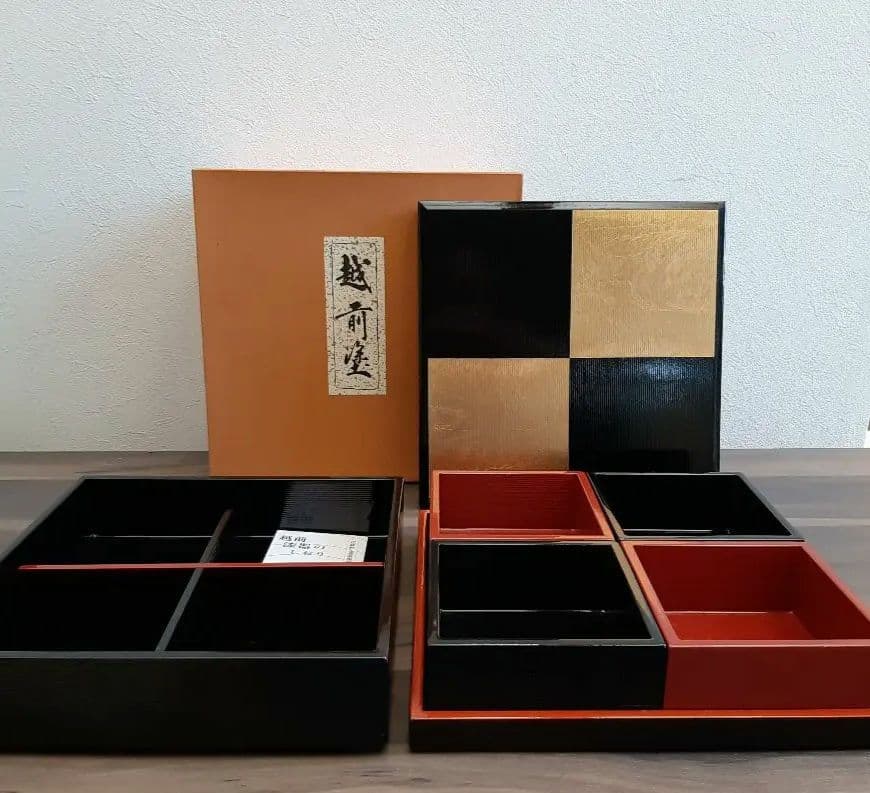 新品！作家もの！金箔！美しい越前塗り市松模様のお重、定価5万円！和洋とのに相性◎