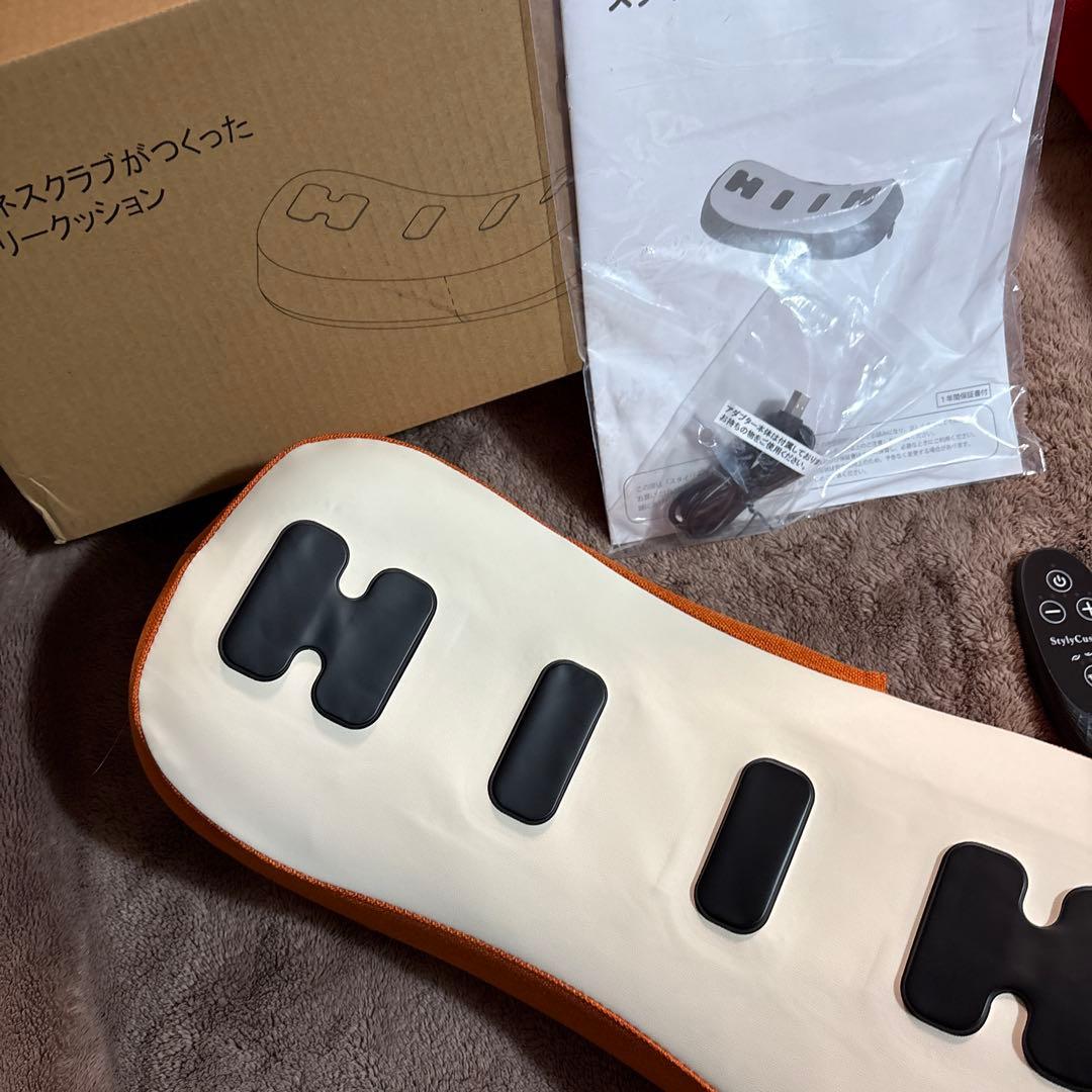 フィットネスクラブが作った スタイリークッション 筋トレ お腹 EMS