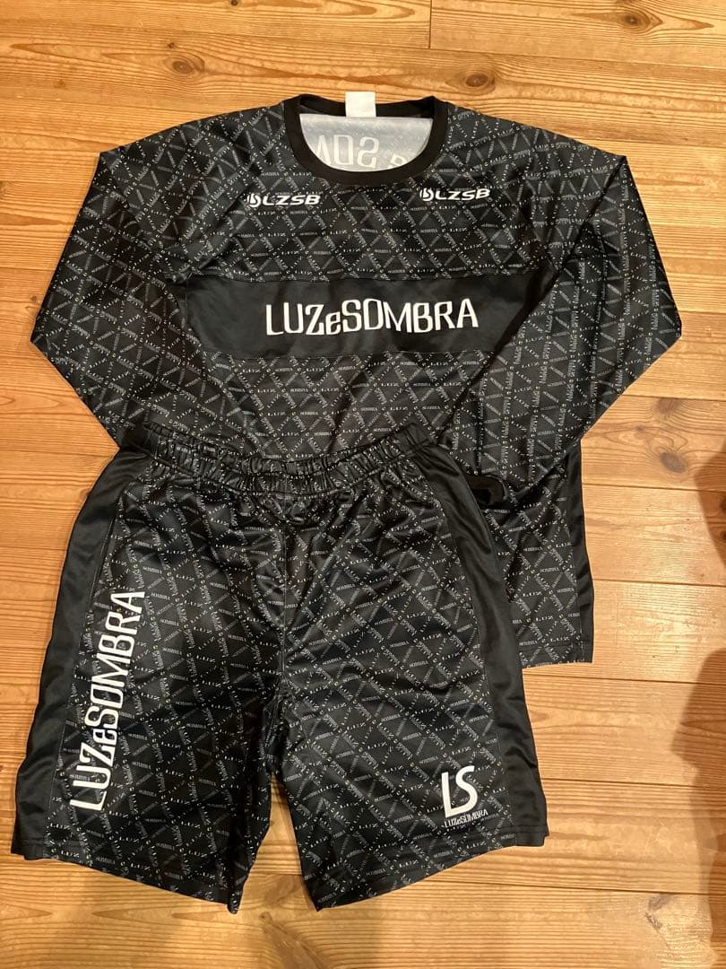 ルースイソンブラ　プラシャツセットアップ