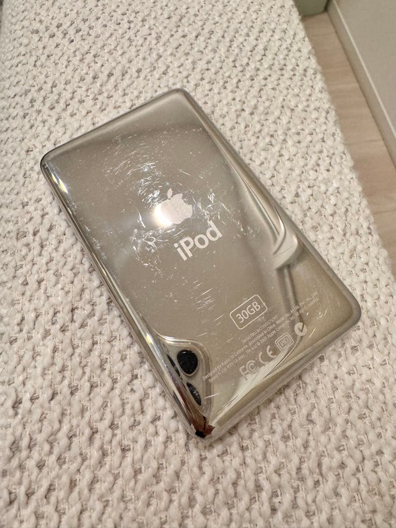 美品 iPod Classic 5世代30GB新品パネル•バッテリー