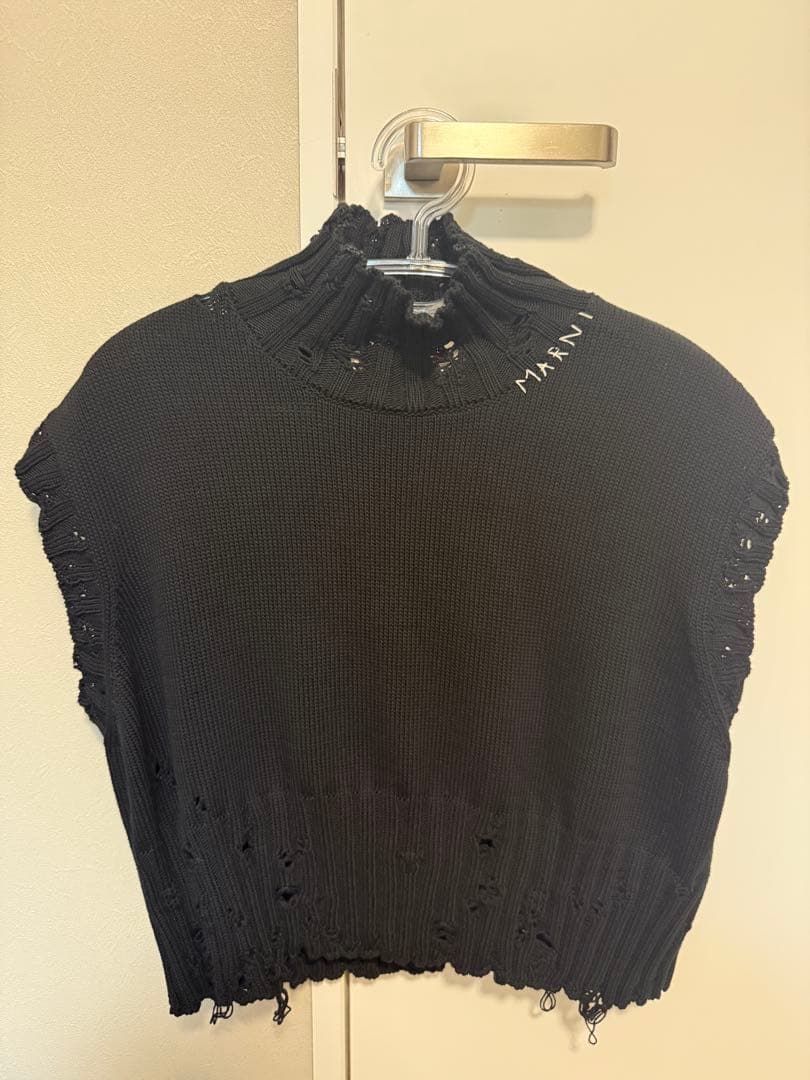 marniブラックコットンクロップドベスト