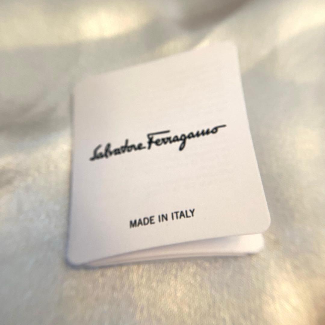 新品未使用 Salvatore Ferragamo モチーフピアス ショッパー付