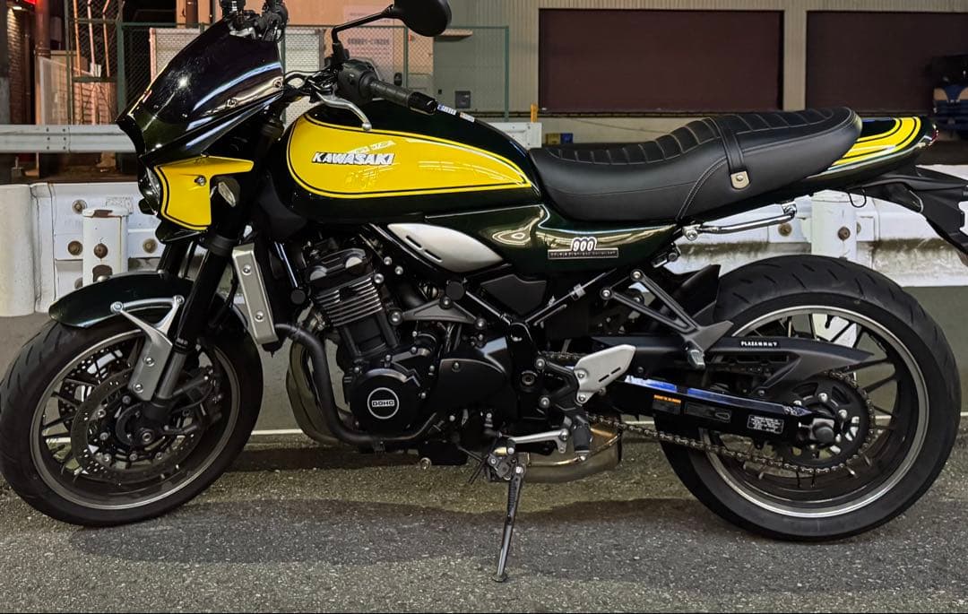 Z900RSイエローボール　ビキニカウル