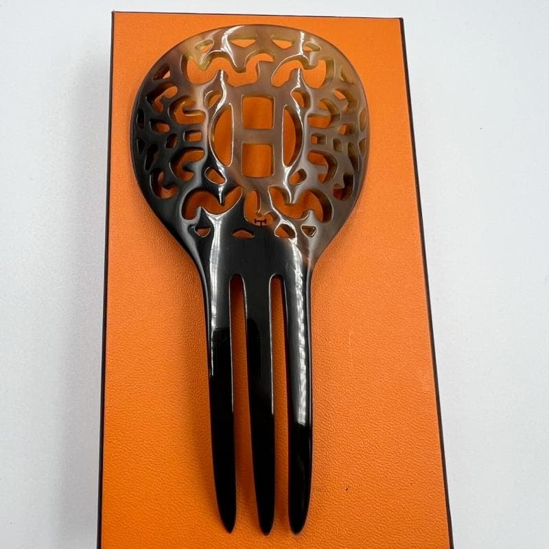 極美品 HERMES かんざし ロカイユ バッファローホーン Hロゴ 髪留め