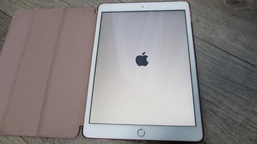 iPad 第7世代 128GB ゴールド MW6G2J／A SIMフリー