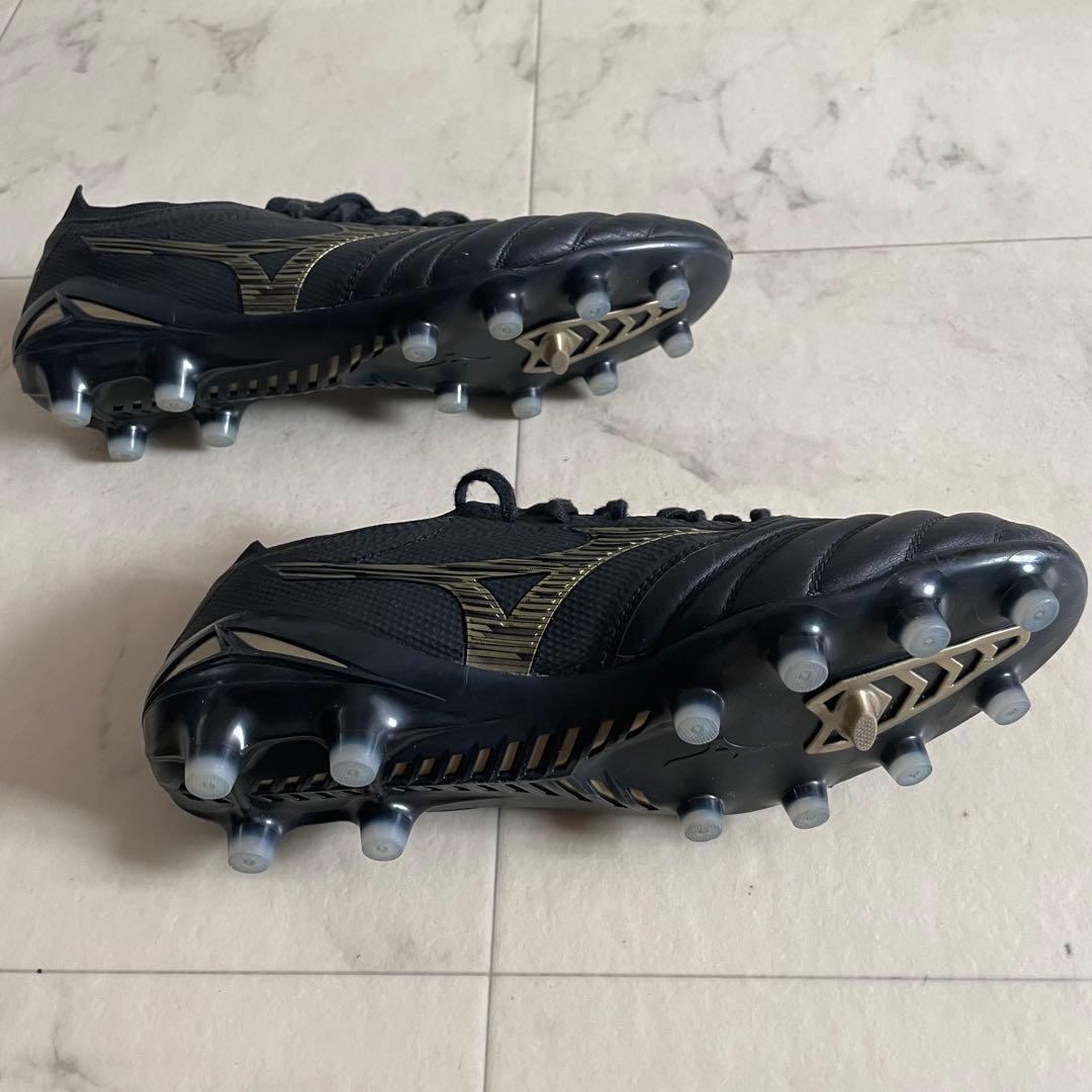Mizuno モレリア NEO 4 β JAPAN ブラック×ゴールド　26.0