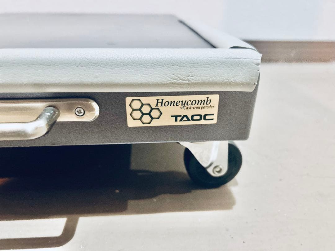 TAOC タオック　Honeycomb オーディオボード　キャスター付き