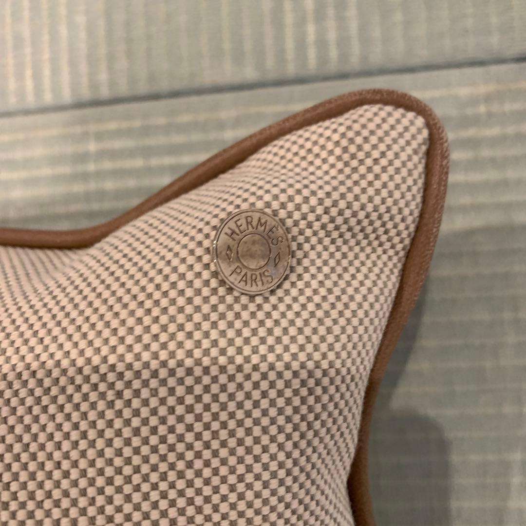 Y*i様 エルメス　クッション2個　ポーチつき　馬と騎手デザイン　箱なし