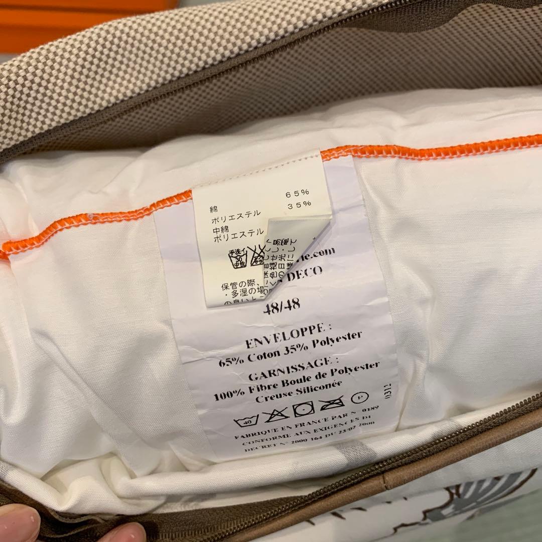 Y*i様 エルメス　クッション2個　ポーチつき　馬と騎手デザイン　箱なし