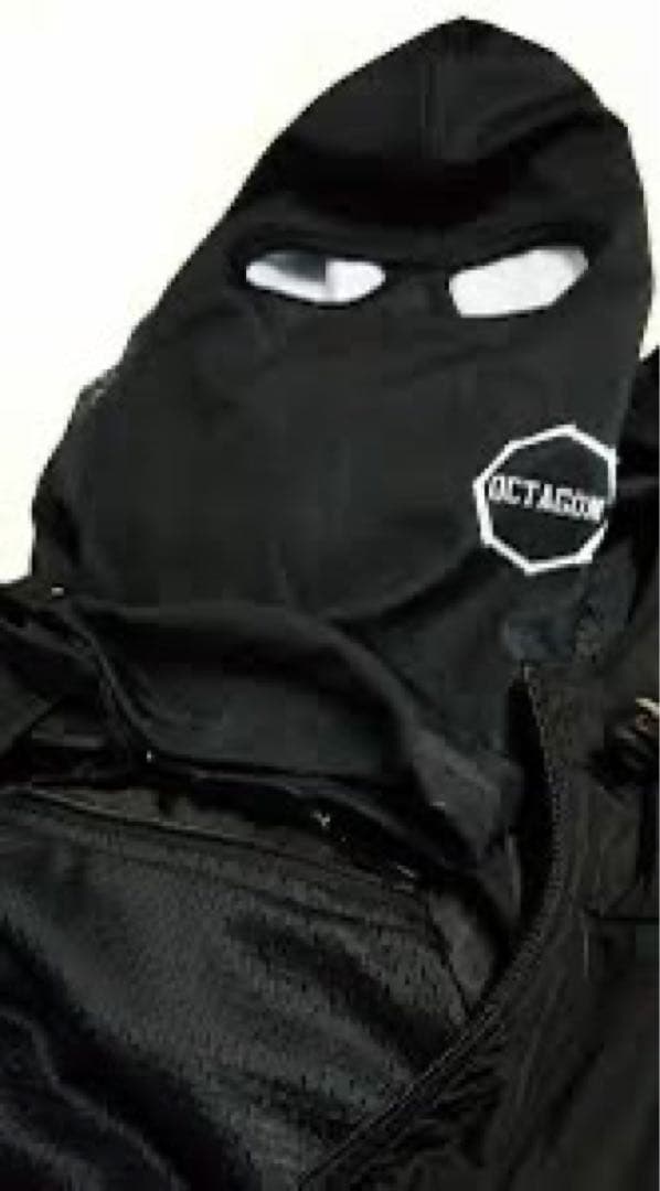 ULTRAS 防水バラクラバ付きウインドブレーカー