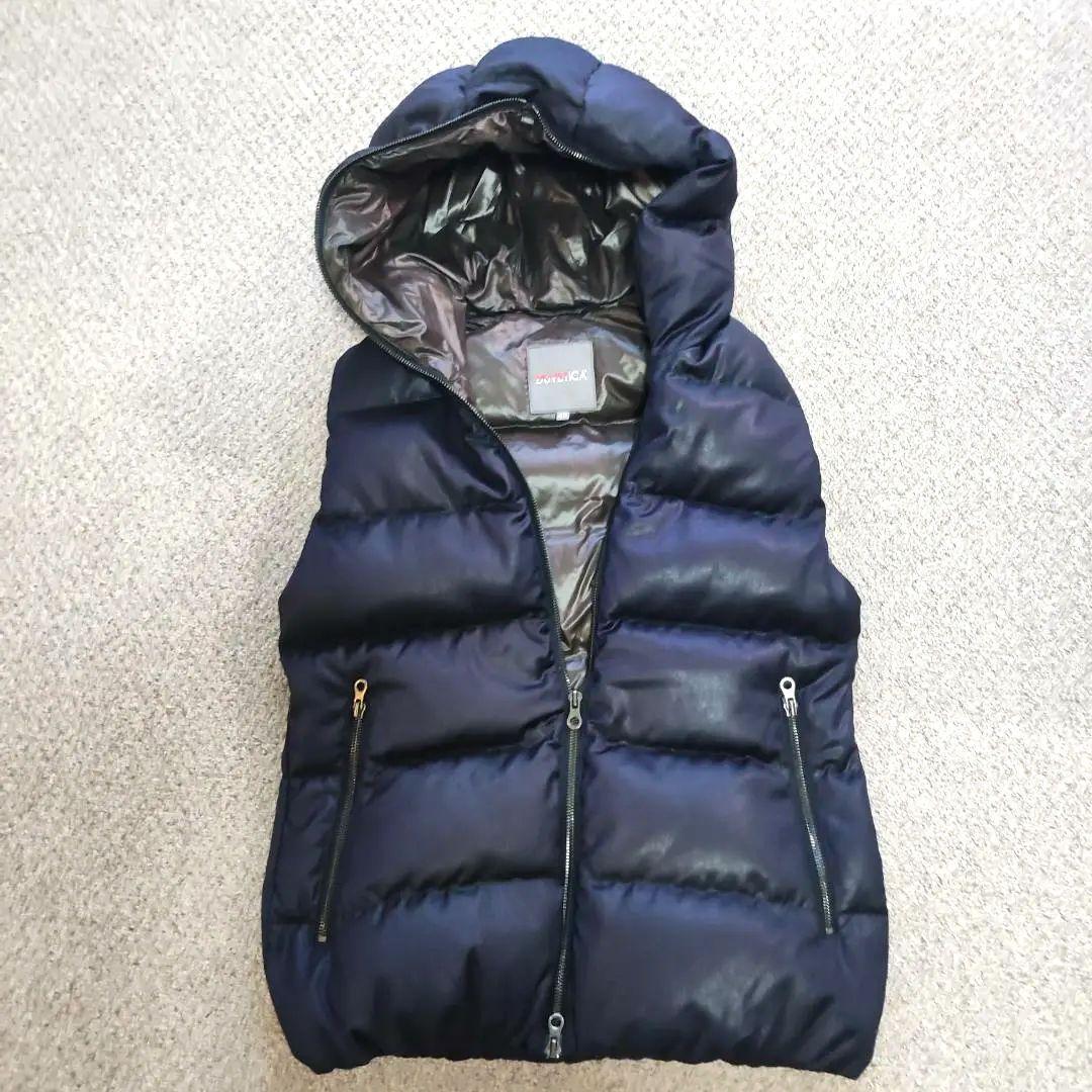 美品 デュベティカ ダウンベスト FEBEDUE 紺 40 レディースL 544