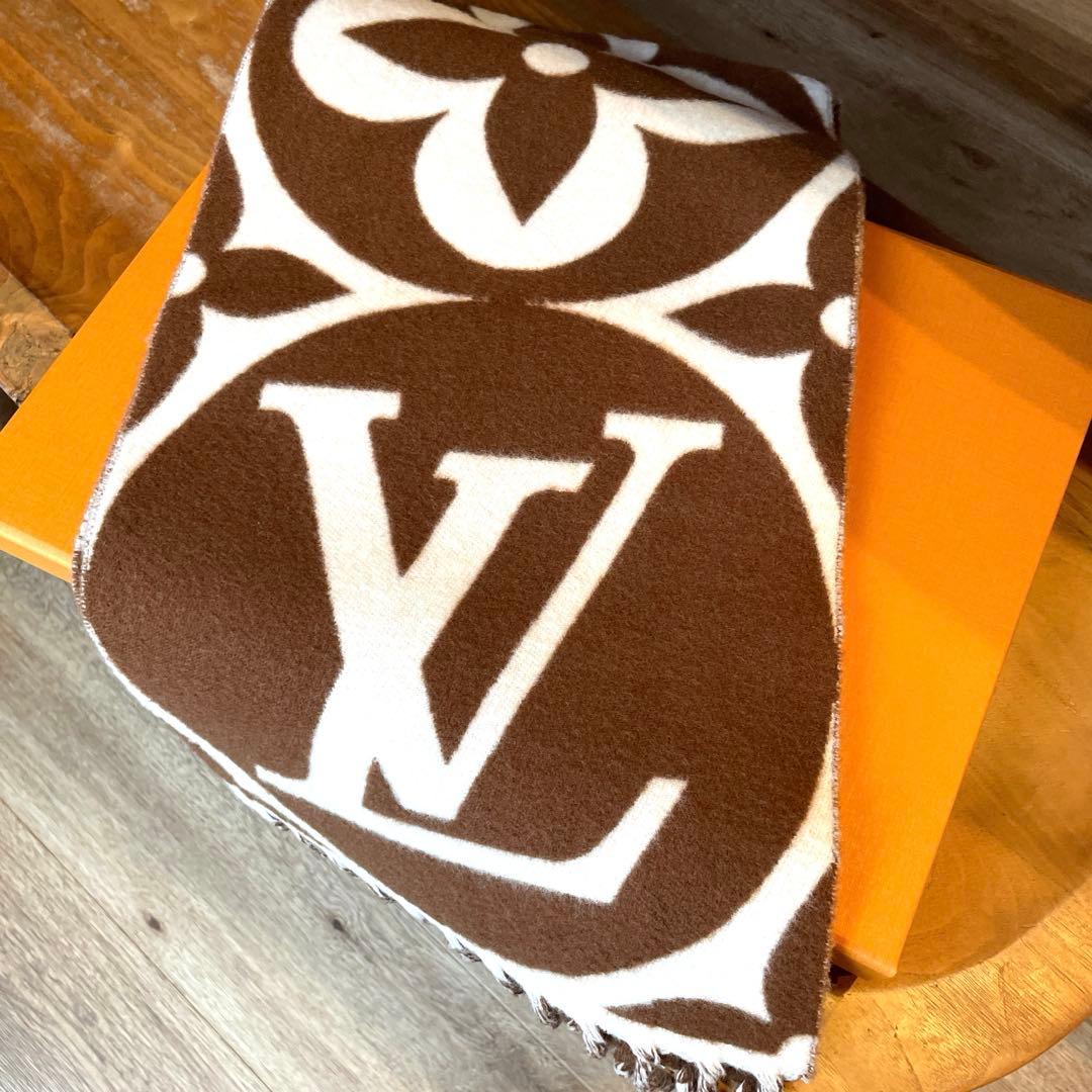 【新品未使用】LOUIS VUITTON マフラー・LV メダリオン