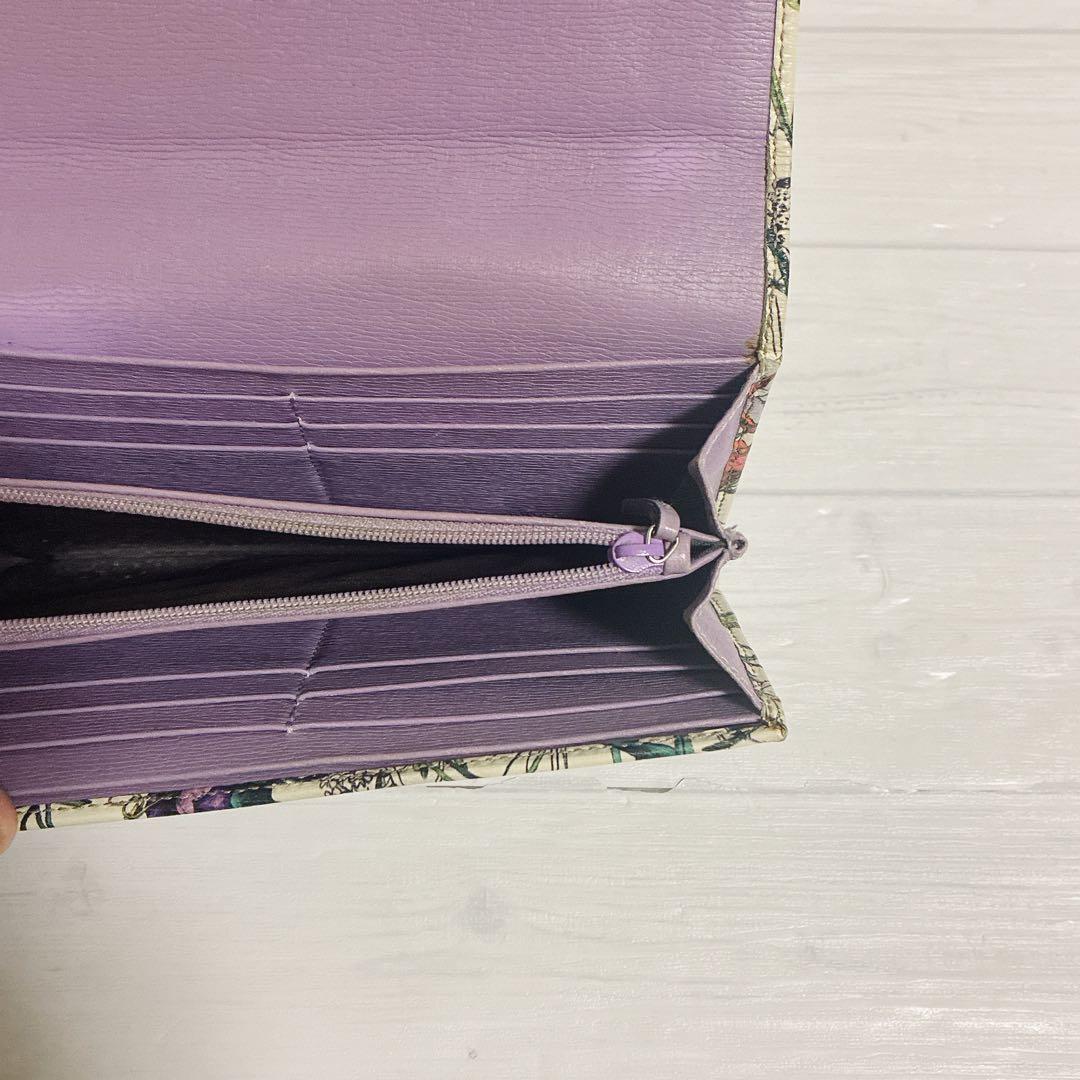 GUCCI　長財布　フローラ　ゴールド金具　レザー　白　花柄