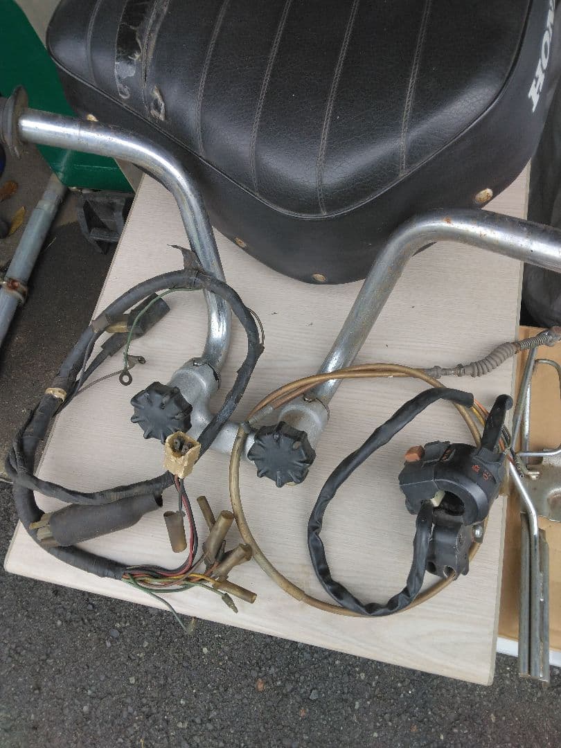 モンキーの部品いろいろです。