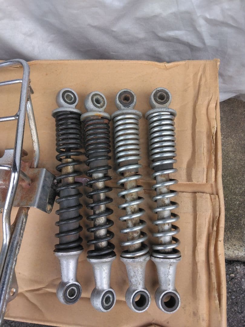 モンキーの部品いろいろです。