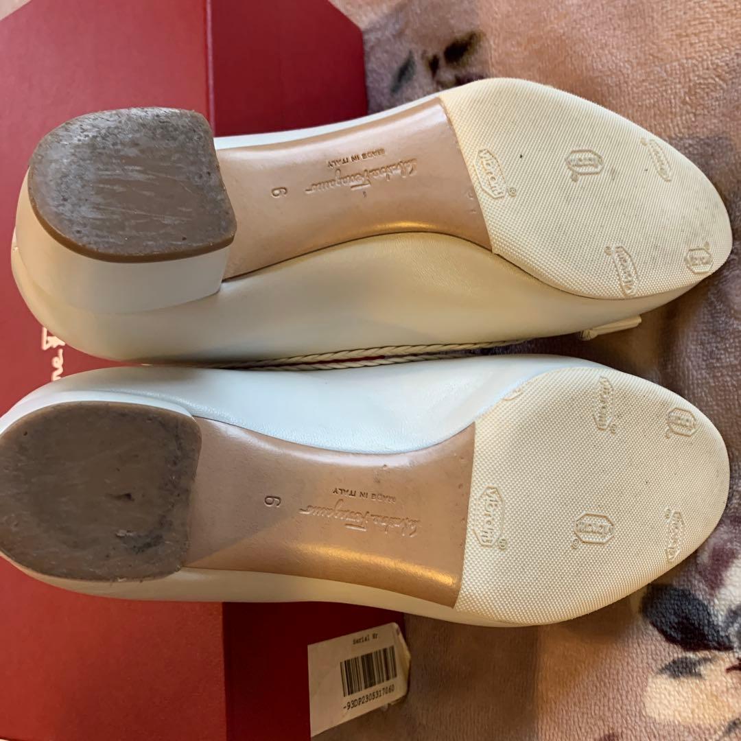 美品　Salvatore Ferragamo ホワイトパンプス