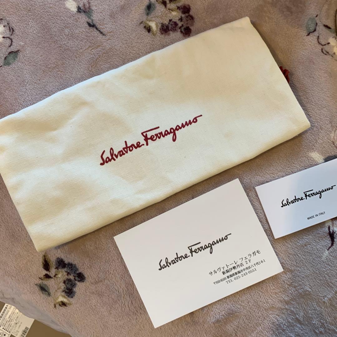 美品　Salvatore Ferragamo ホワイトパンプス