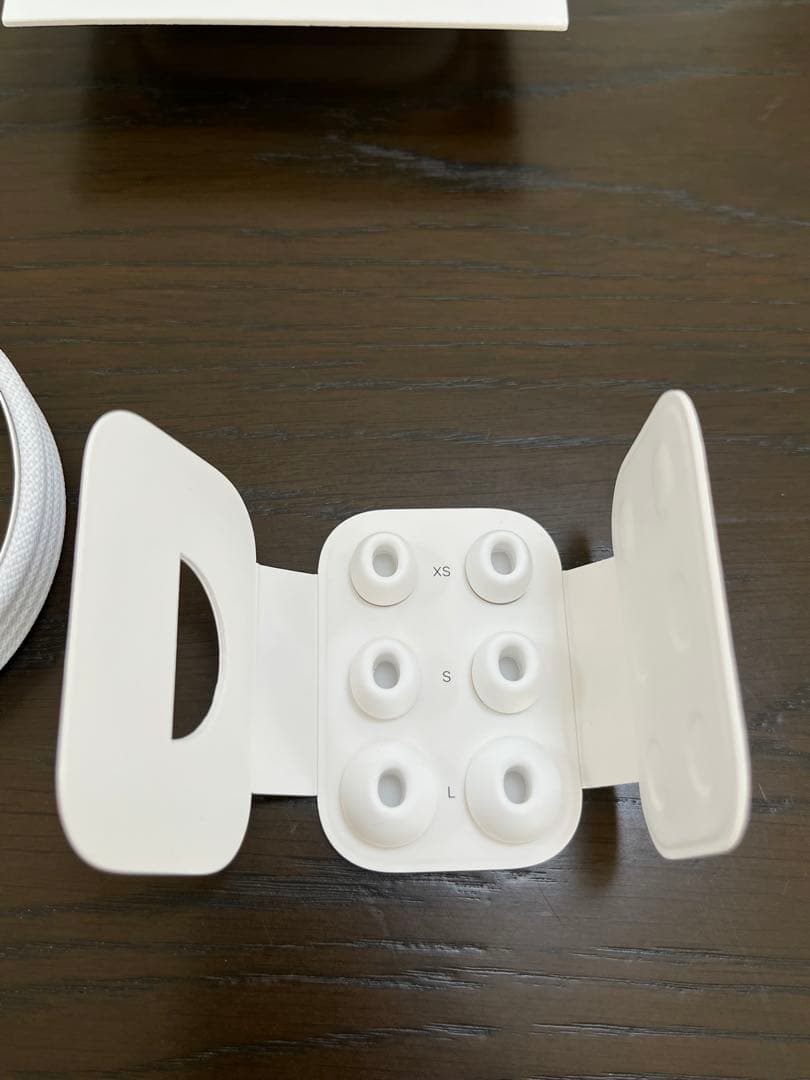 【値下げ】AirPods pro2 本体 ホワイト 付属品付き