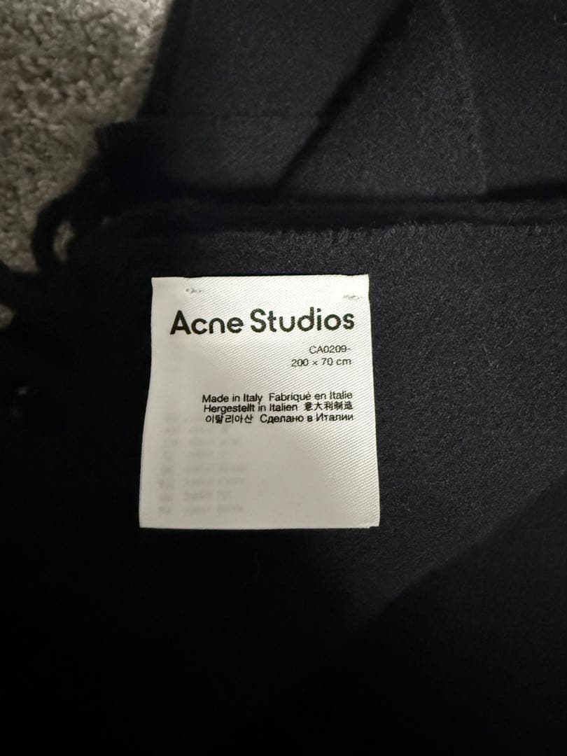 Acne Studios フリンジウールスカーフ　ナロー 200 x 70 cm