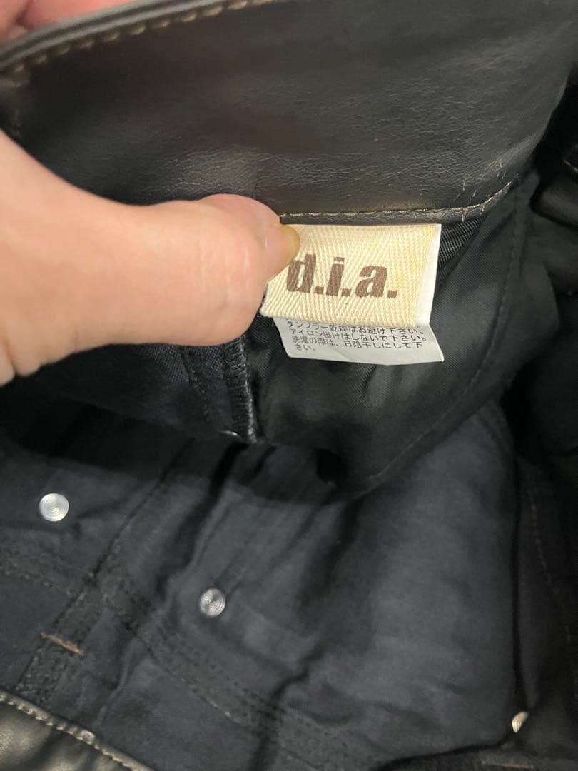 d.i.aスタッズ付きブラックレザーショートパンツ25サイズ