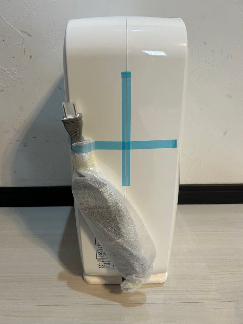 【未使用品】HITACHI HJS-D562 除湿機 ホワイト