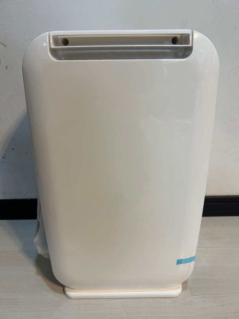 【未使用品】HITACHI HJS-D562 除湿機 ホワイト