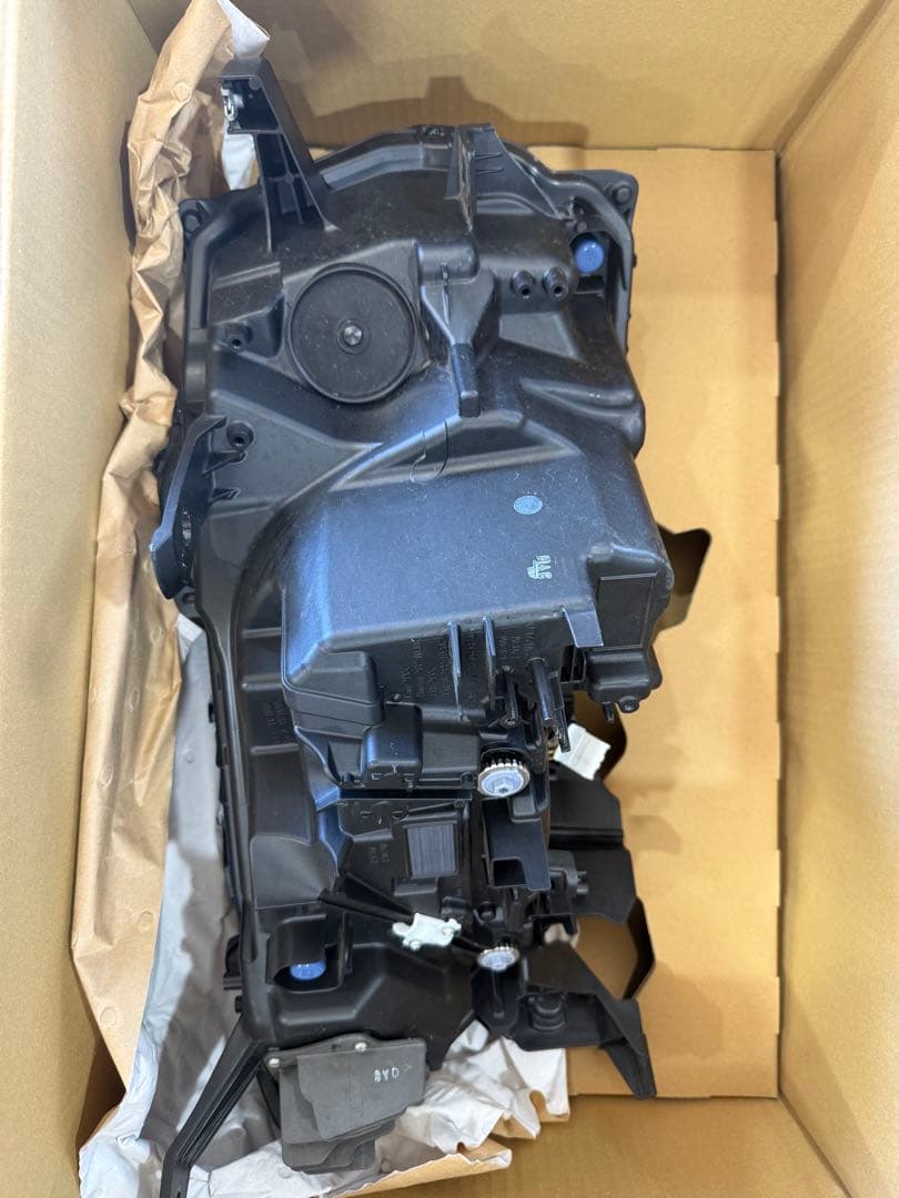 【美品】トヨタ　ランドクルーザー300 ヘッドライトユニット左